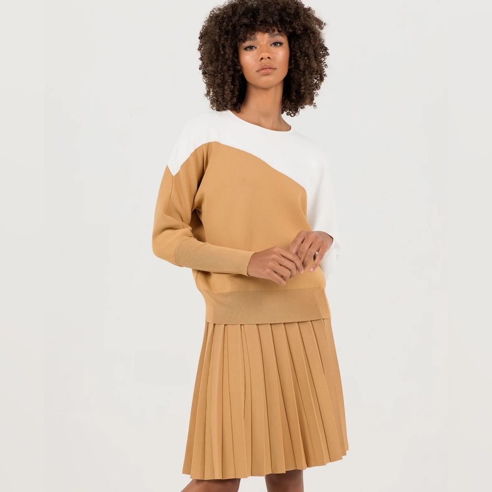 NWT - ALEEZA PARIS - Pleated Wonder Skirt In Nugget - SMALL